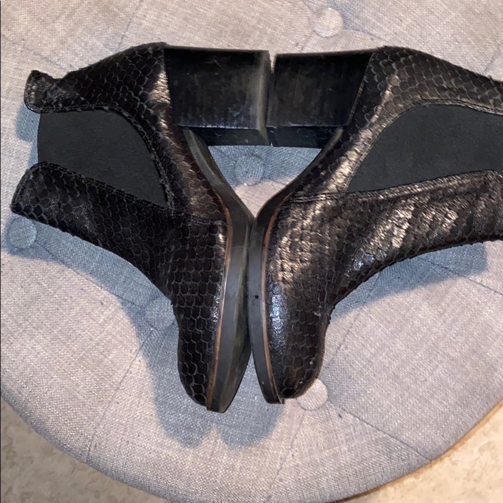 BOOTS - Picture 2 of 5